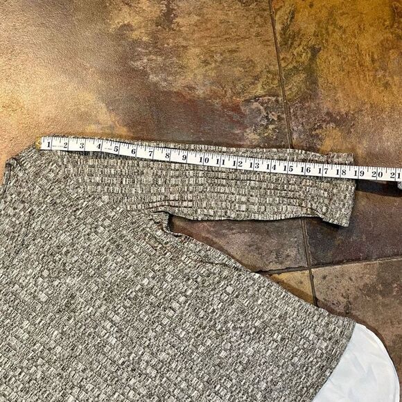 Soho Jeans New York & Company Large Grey Sweater White Bottom - Picture 4 of 9